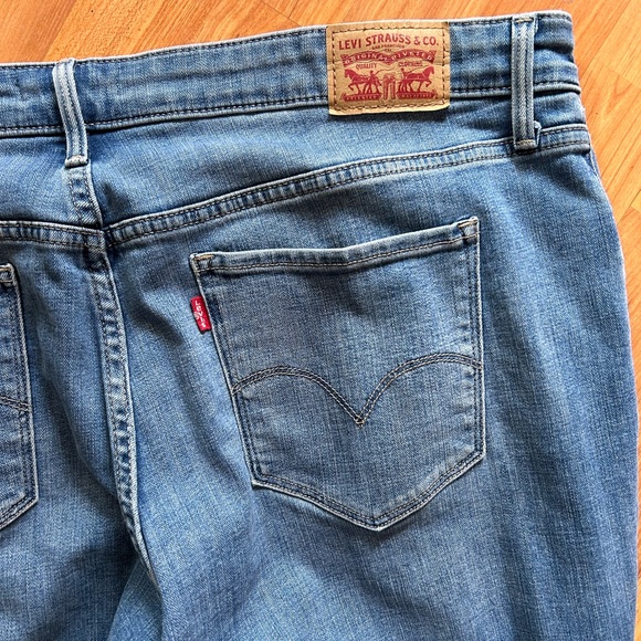 Levis 311 Shaping Skinny - size 22W - Picture 6 of 6